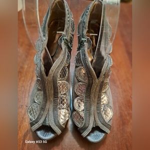 Poetic license high heels with peep toe